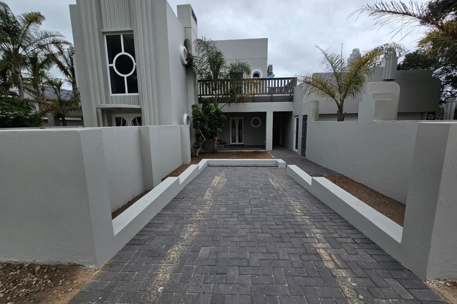 To Let 3 Bedroom Property for Rent in Paradise Western Cape